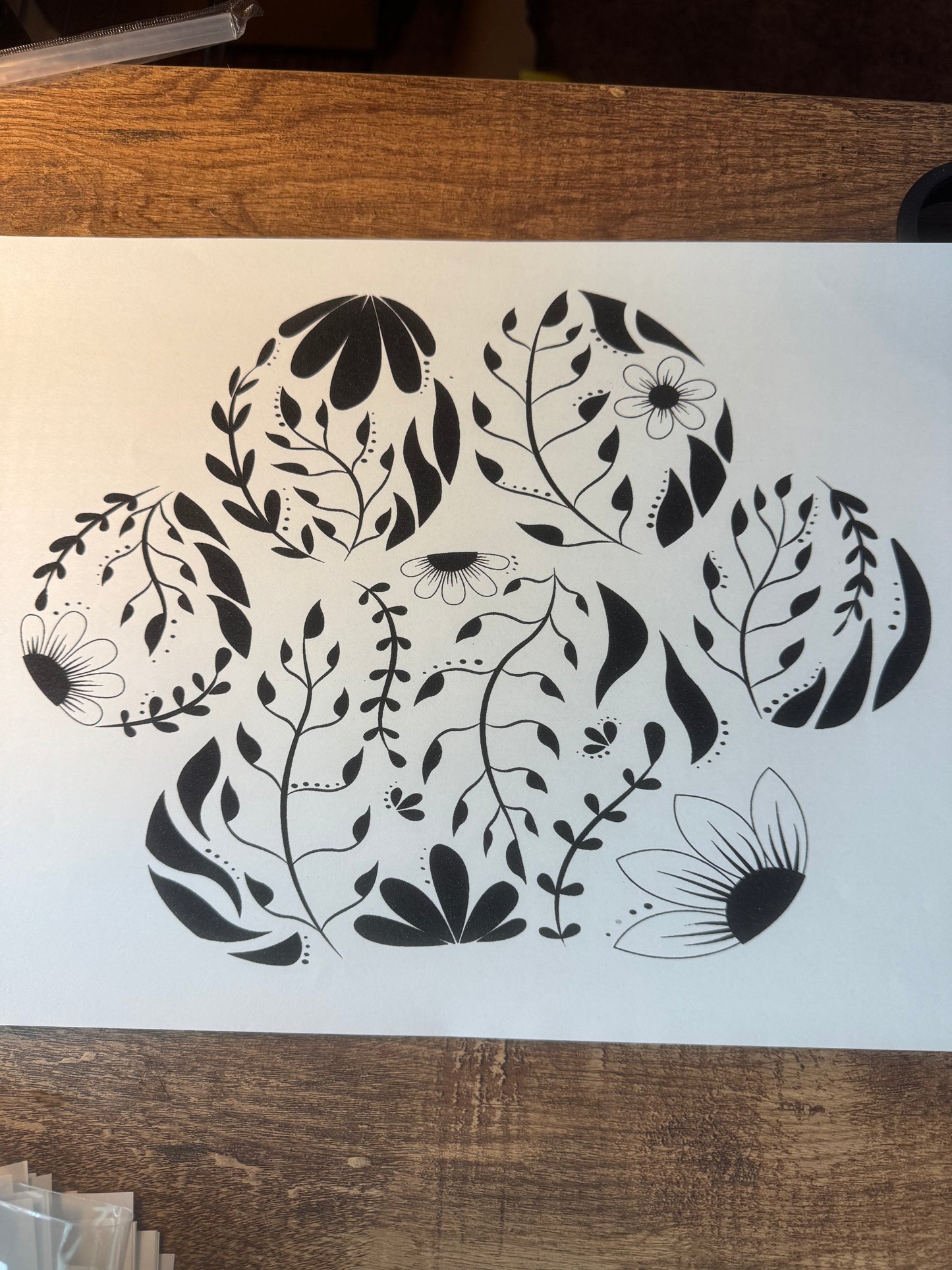 A09 Floral paw print