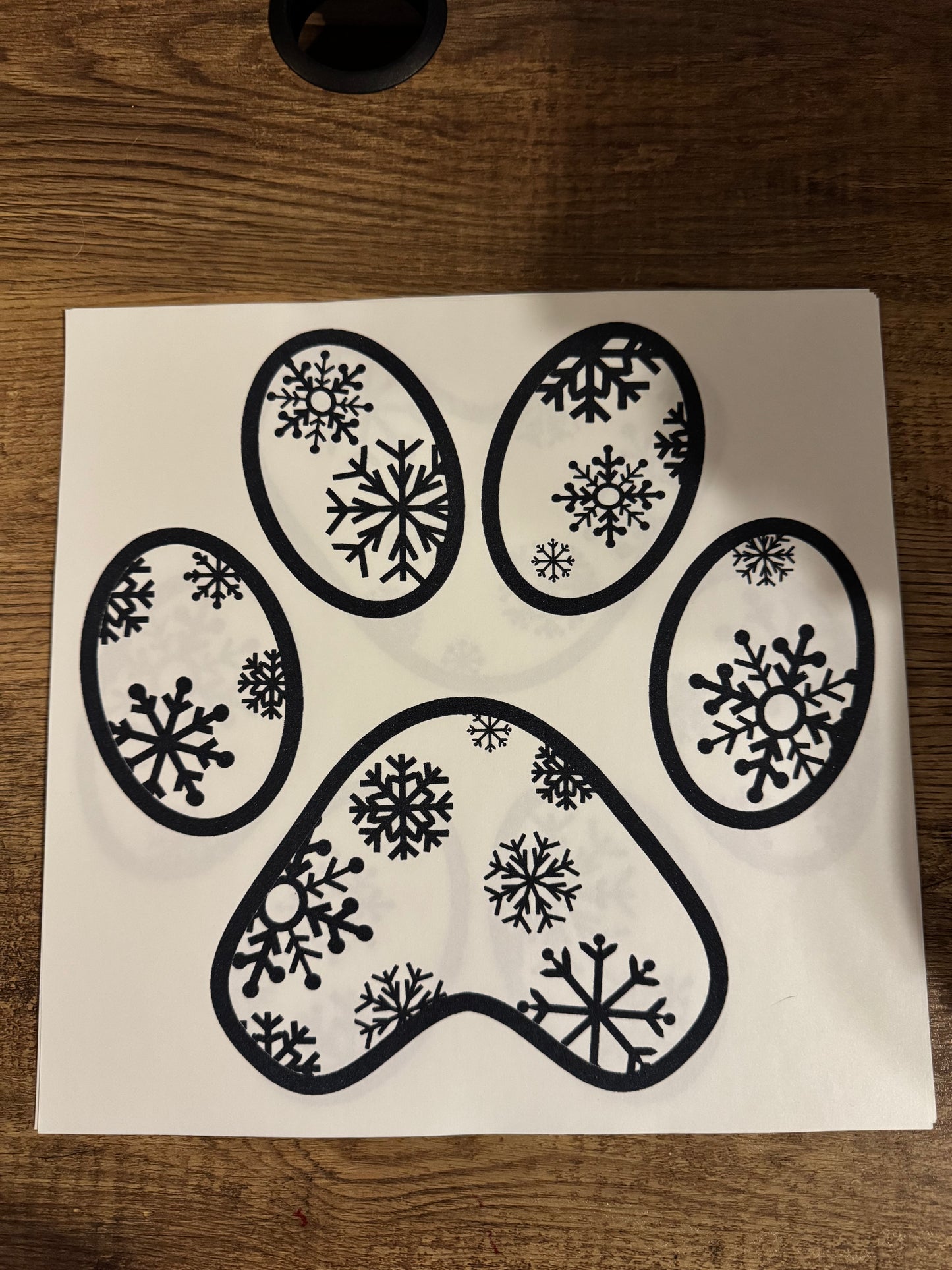 C91 Snowflake paw print