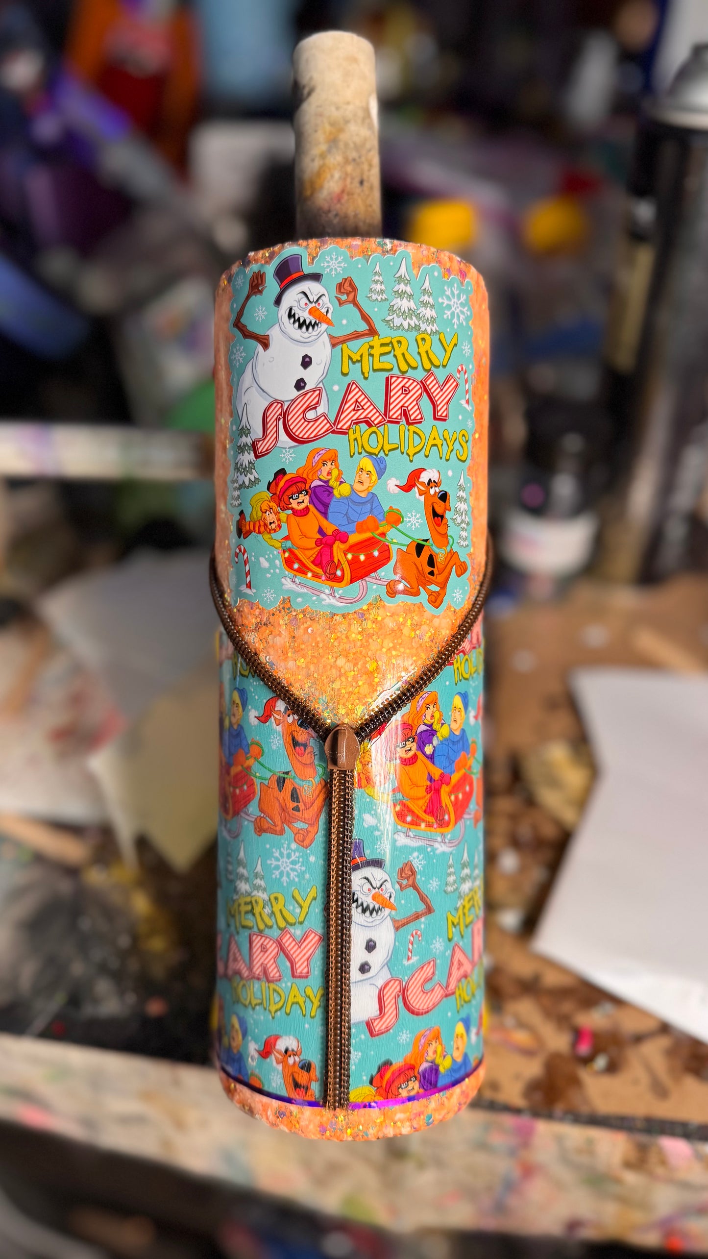 38- 30oz xmas scoob zipper cup