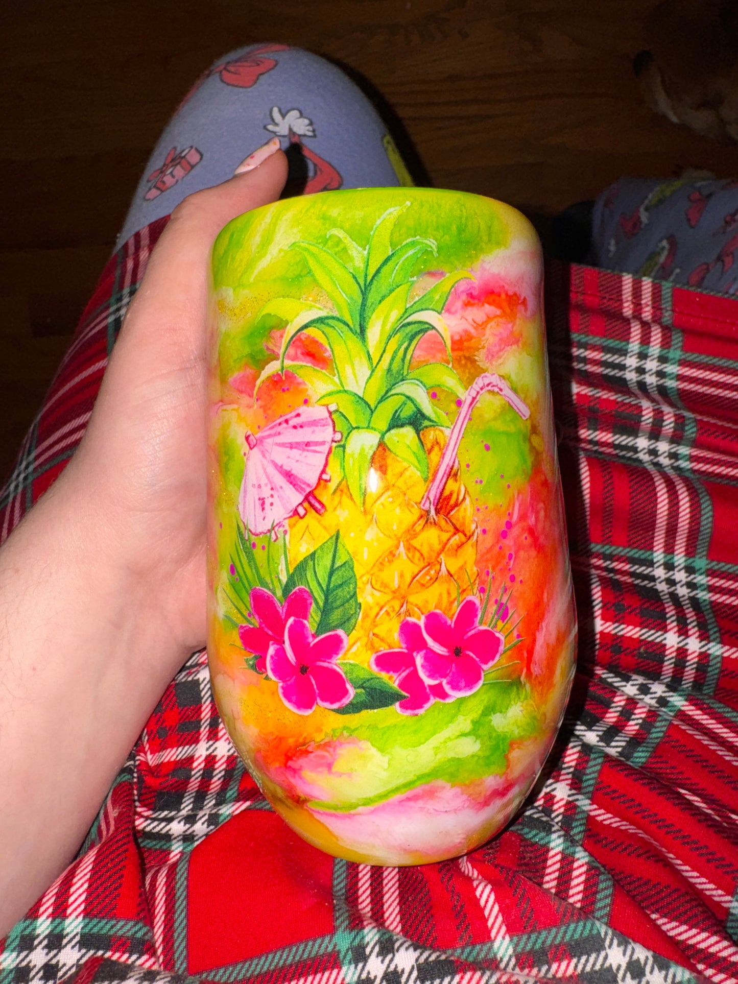 #105 pineapple wineglass
